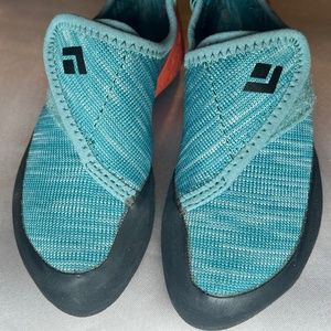 Black Diamond Kids' Momentum Climbing Shoes in Caspian Size 11